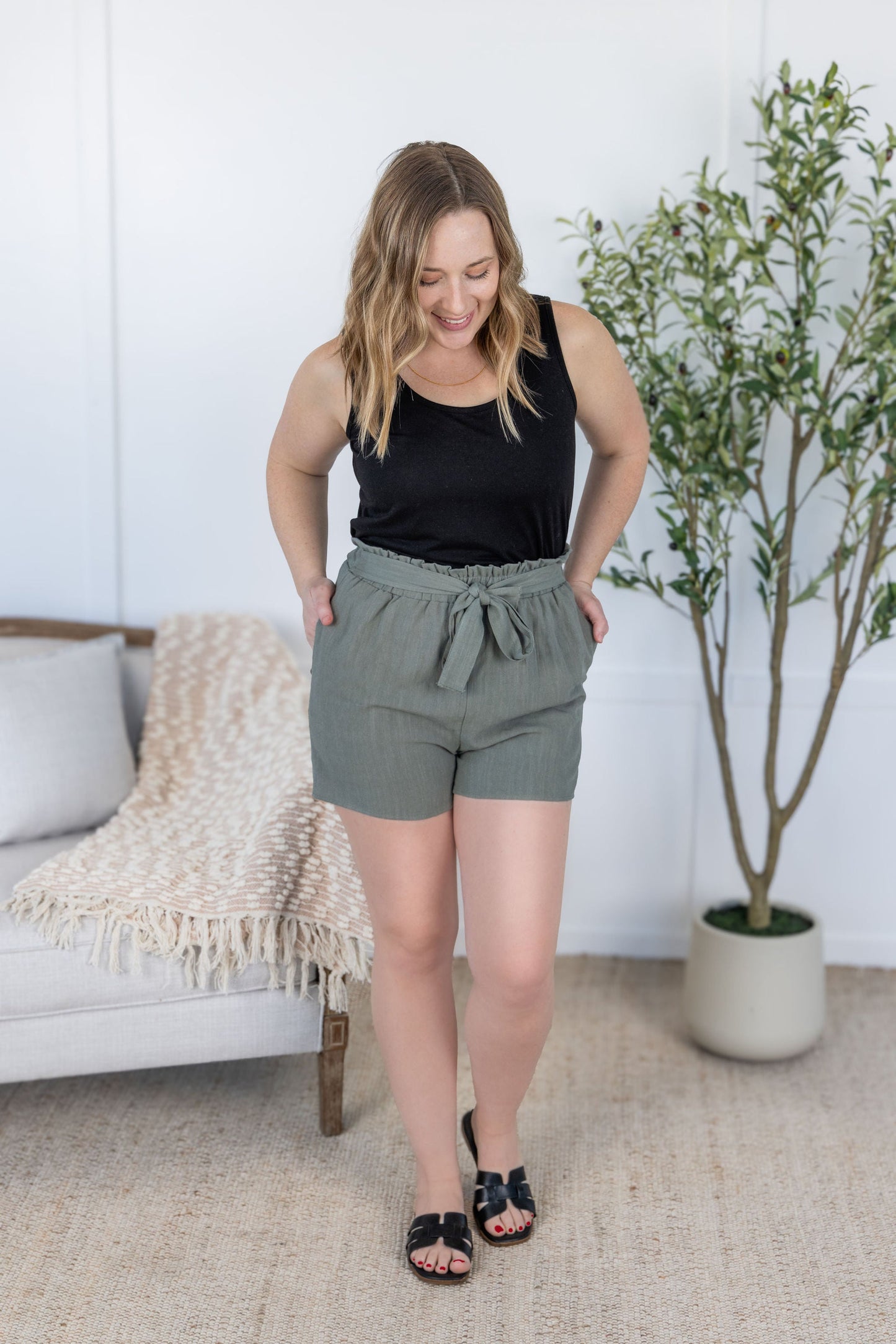 Michelle Mae Libby Linen Shorts - Olive