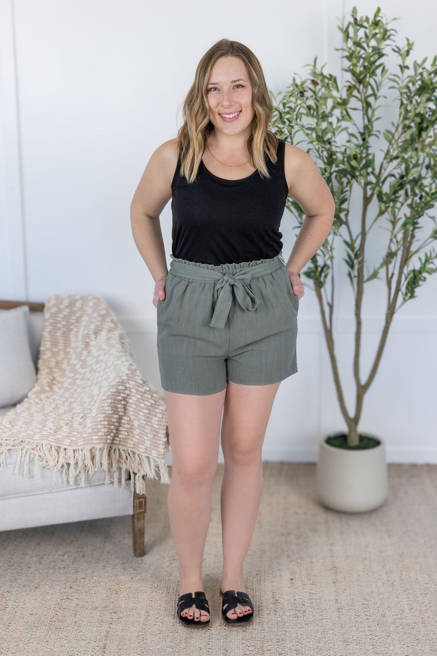 Michelle Mae Libby Linen Shorts - Olive
