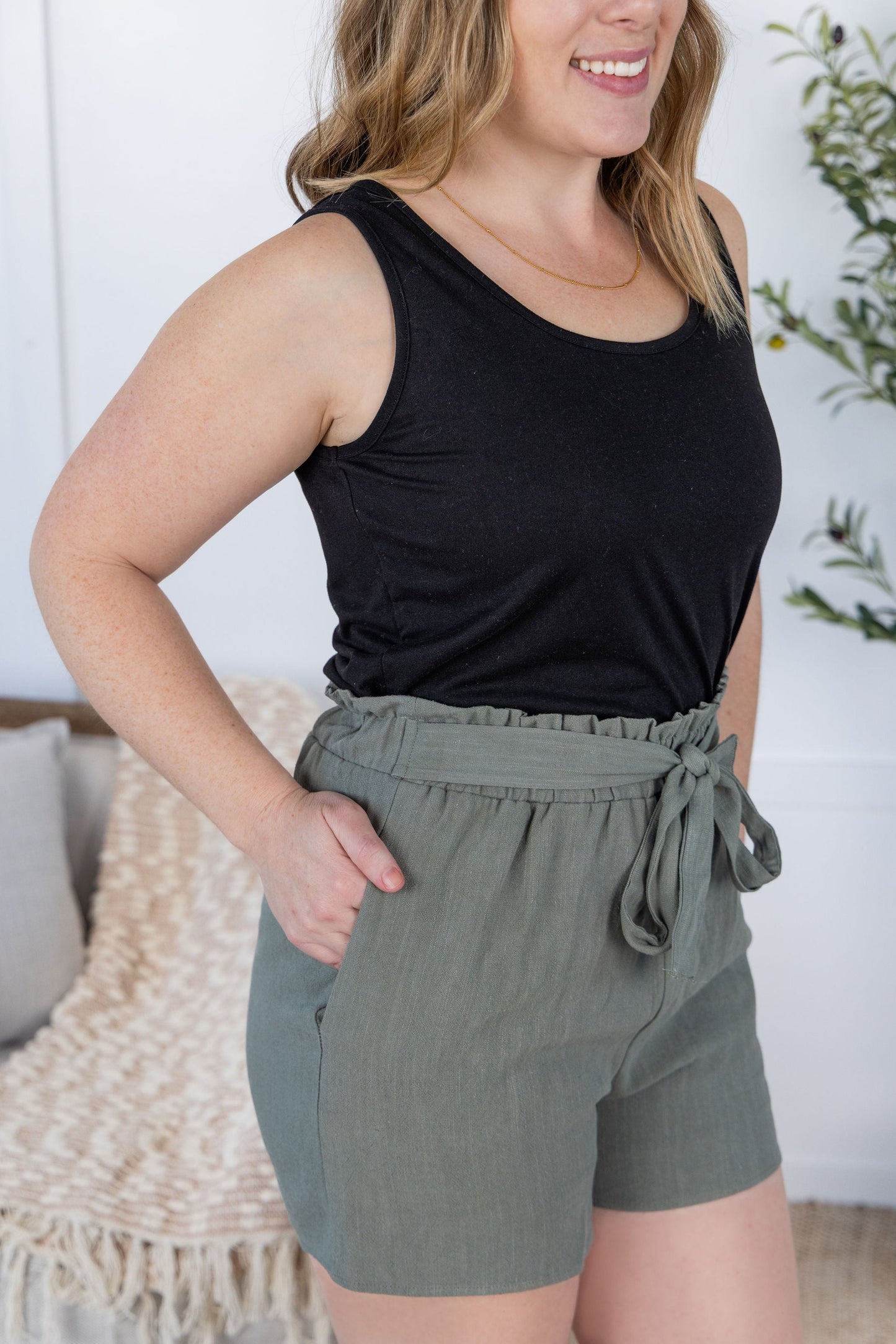 Michelle Mae Libby Linen Shorts - Olive