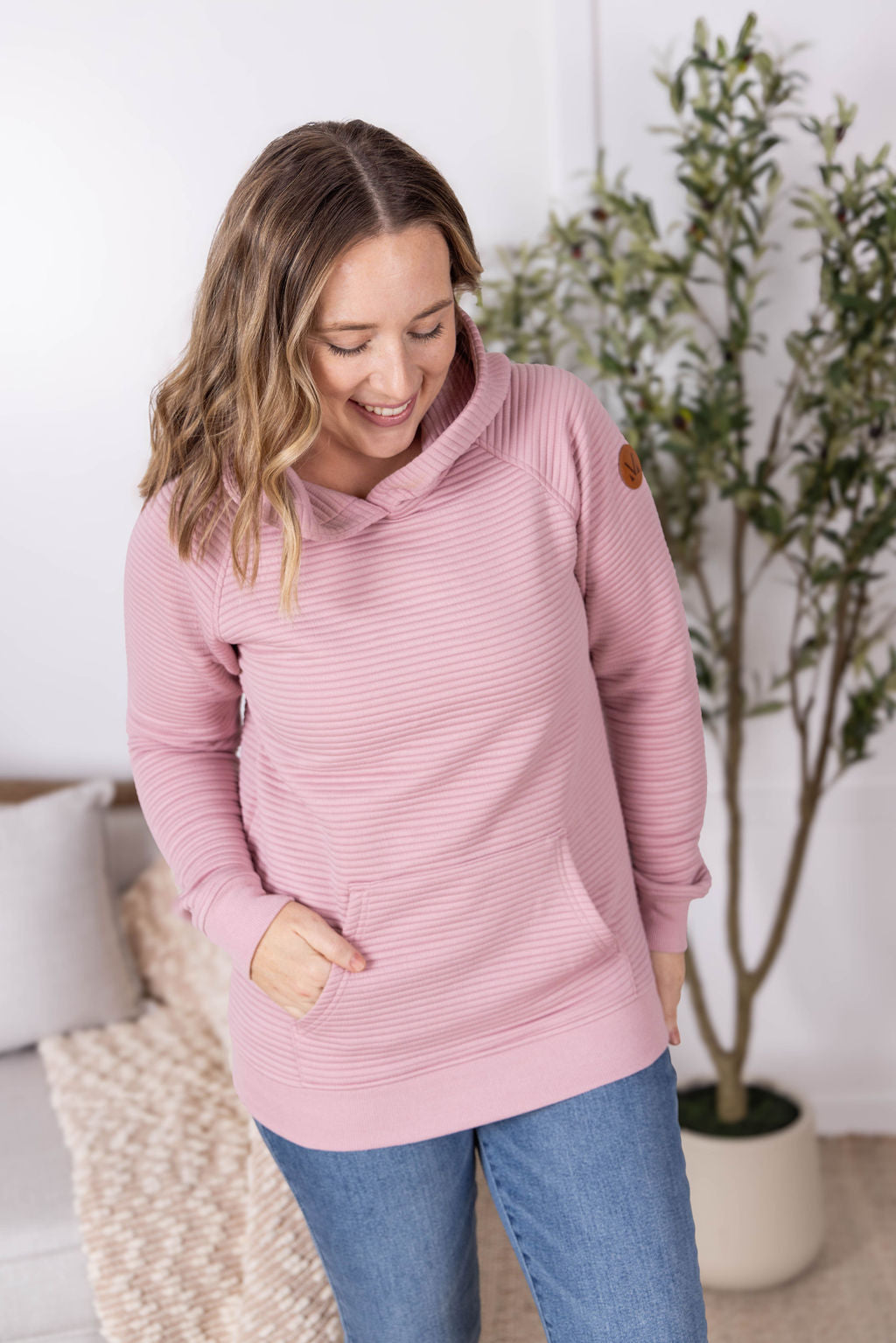 Michelle Mae Tatum Textured Pullover Hoodie - Rose