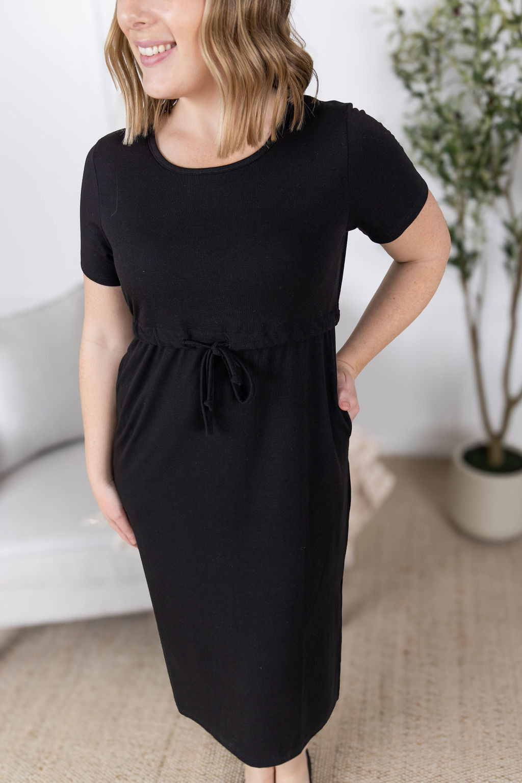 Michelle Mae Gracelynn Midi Dress - Black