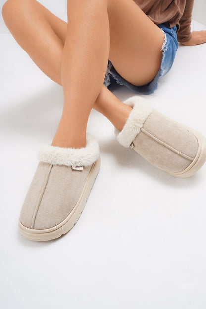 PREORDER: FLUFFY FEET PLATFORM SLIPPERS