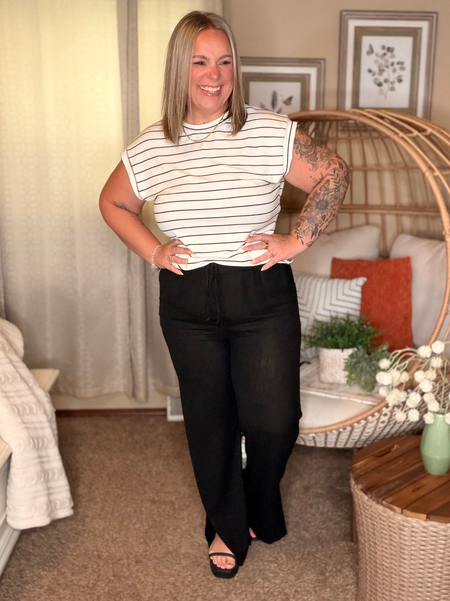 Essential Feeling Straight Leg Lounge Pants in Light in Black