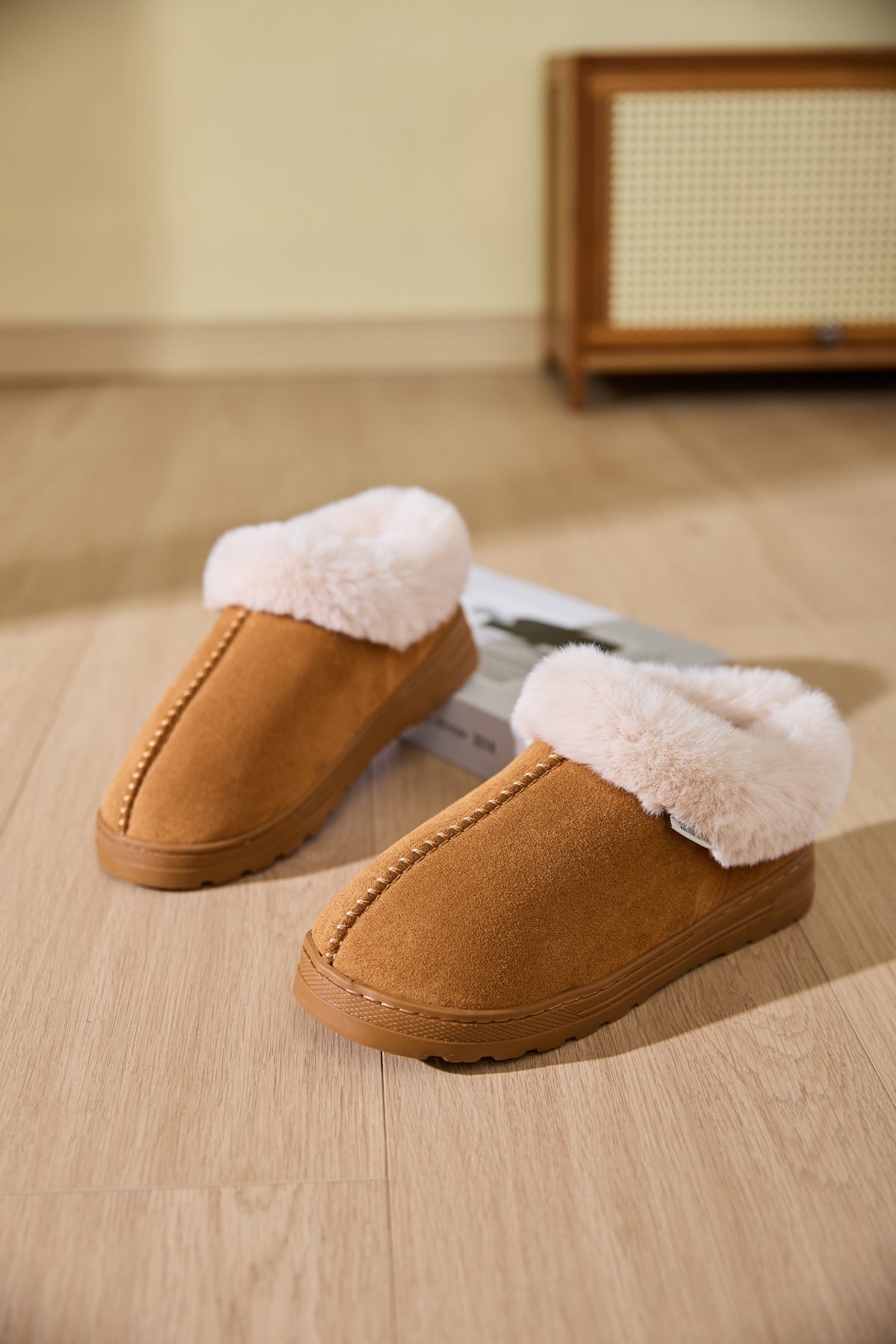 PREORDER: FLUFFY PLATFORM SLIPPERS