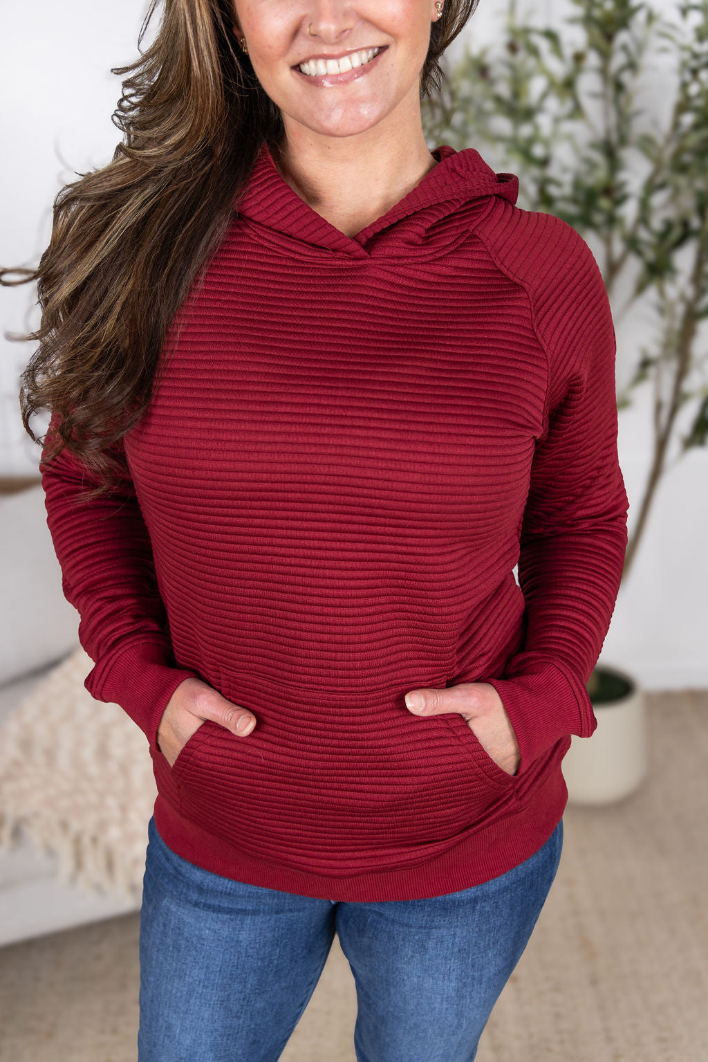 Michelle Mae Tatum Textured Pullover Hoodie - Burgundy