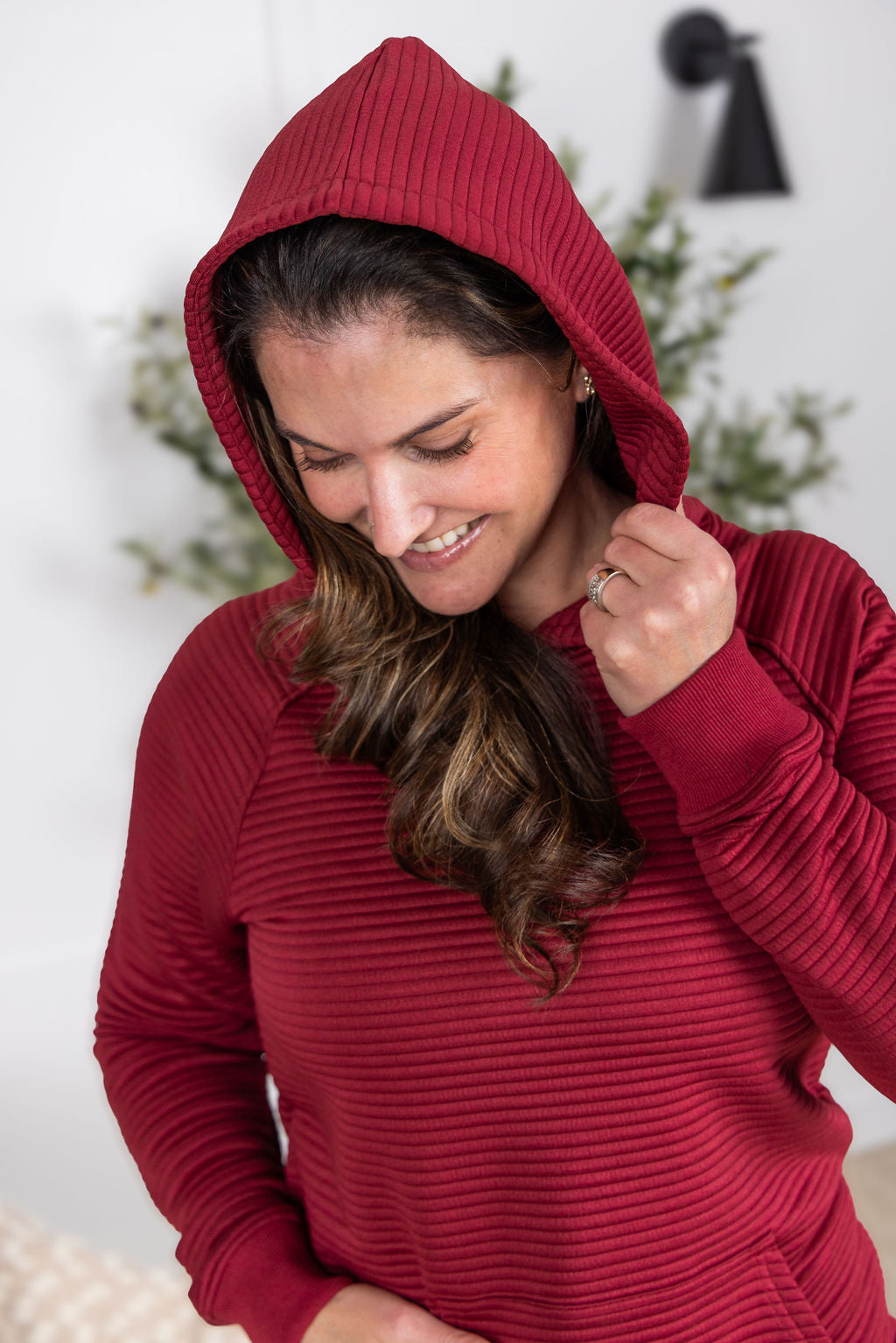 Michelle Mae Tatum Textured Pullover Hoodie - Burgundy