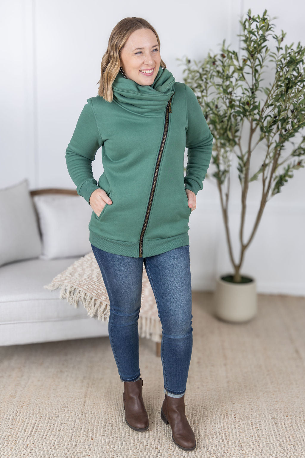 Michelle Mae Quinn ZipUp Cowl - Fern