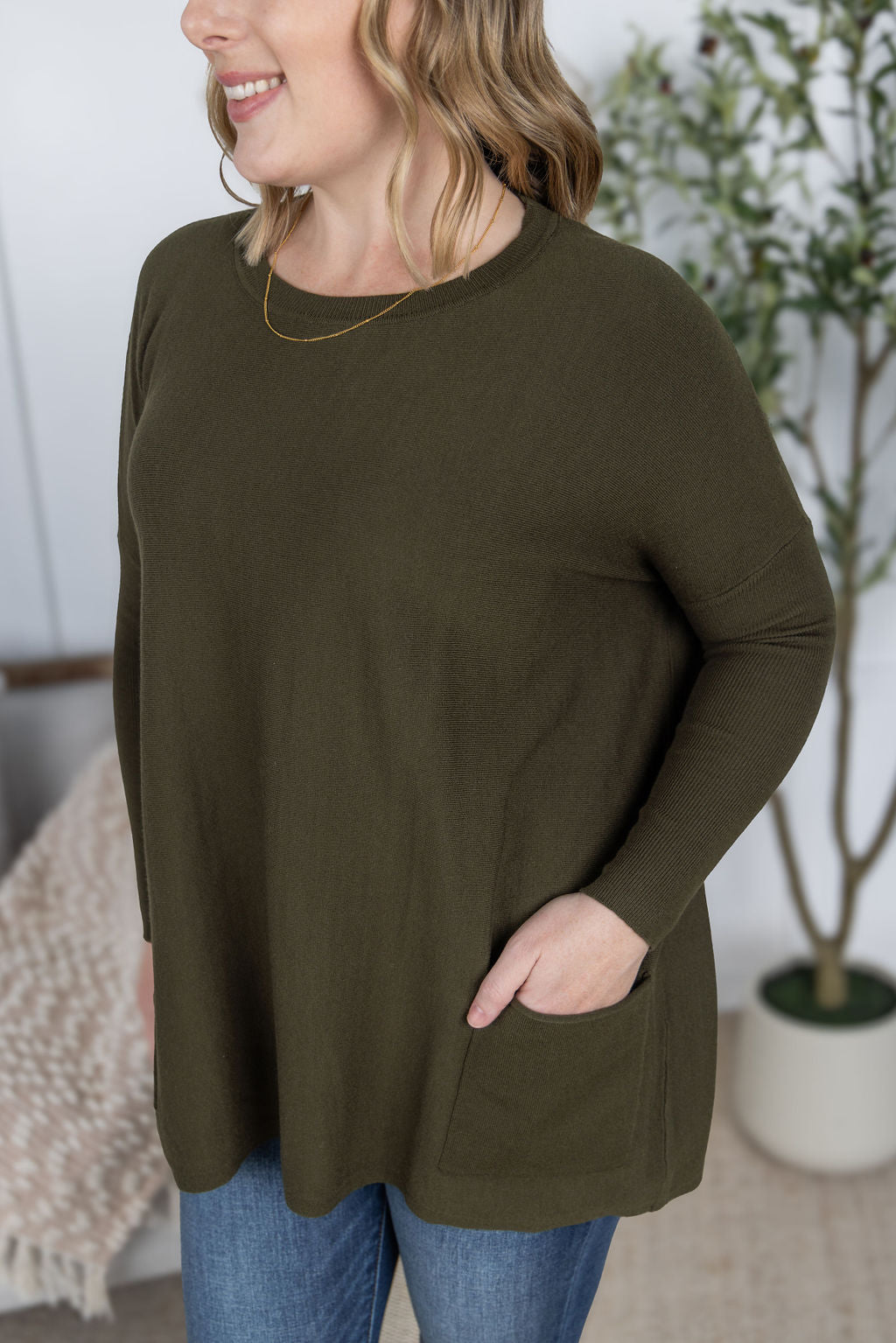 Michelle Mae Naomi Pocket Sweater - Olive