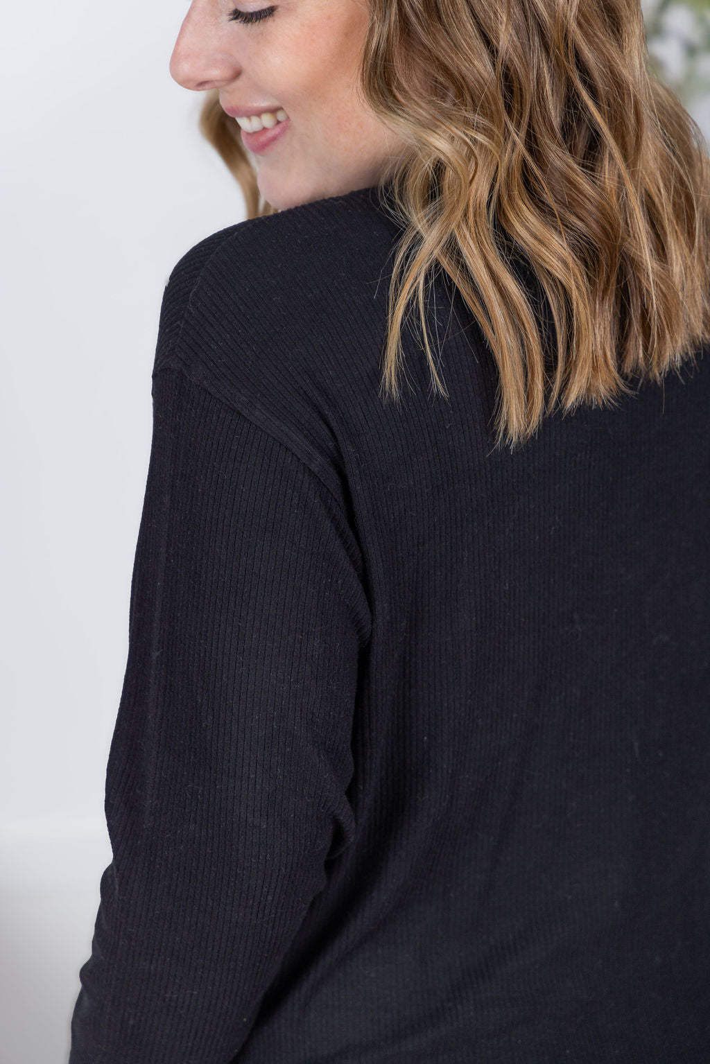 Michelle Mae Corrine Ribbed Pullover Top - Black