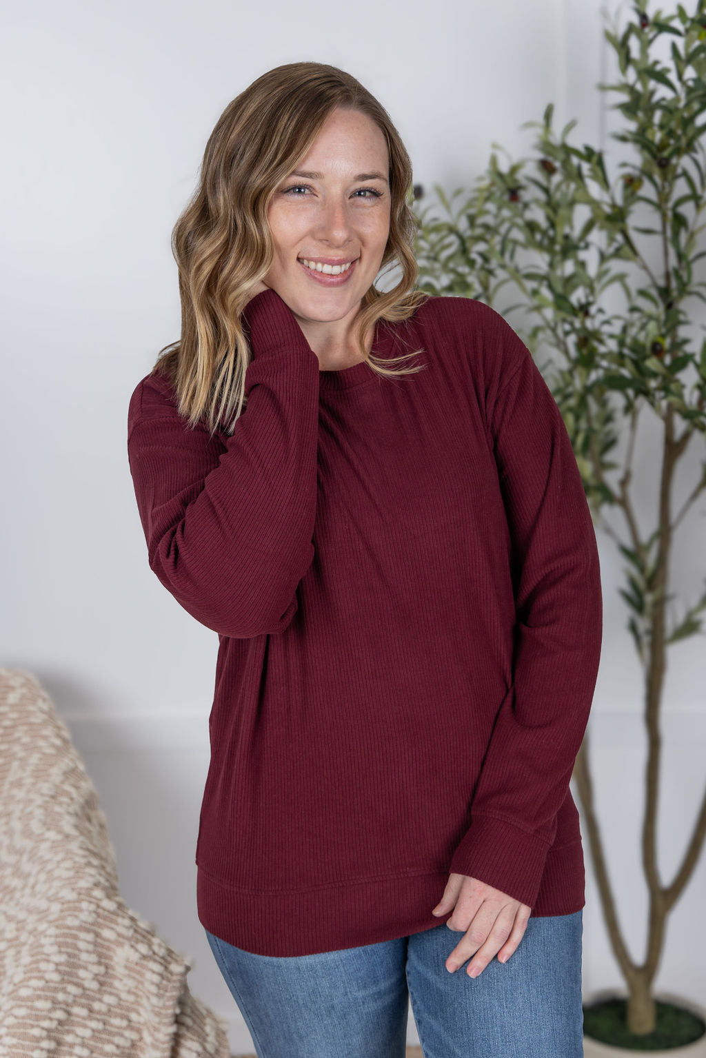 Michelle Mae Corrine Ribbed Pullover Top - Burgundy