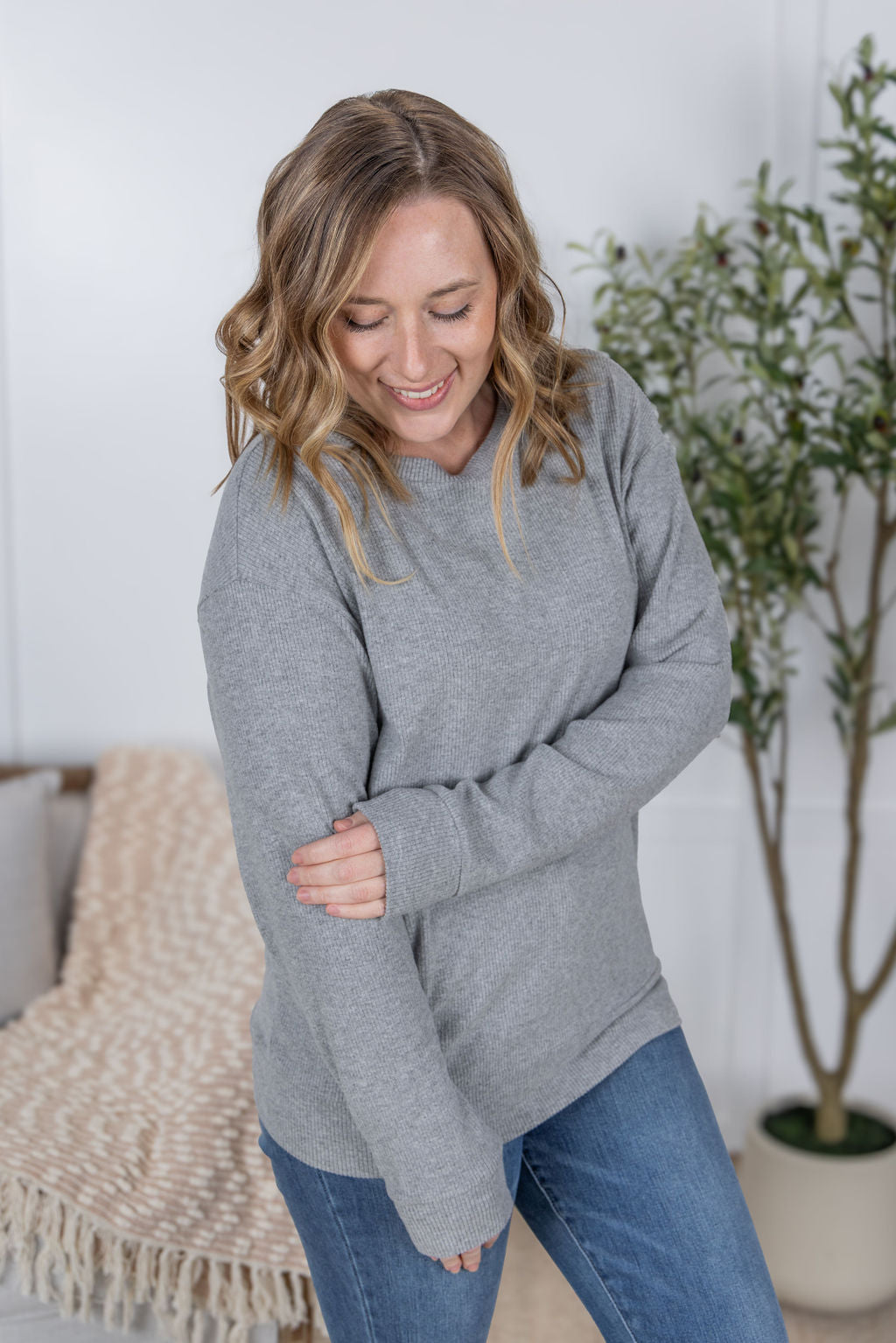 Michelle Mae Corrine Ribbed Pullover Top - Light Grey