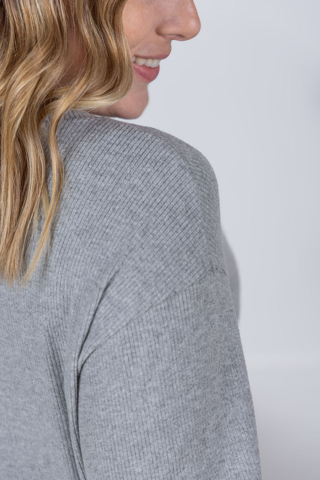 Michelle Mae Corrine Ribbed Pullover Top - Light Grey
