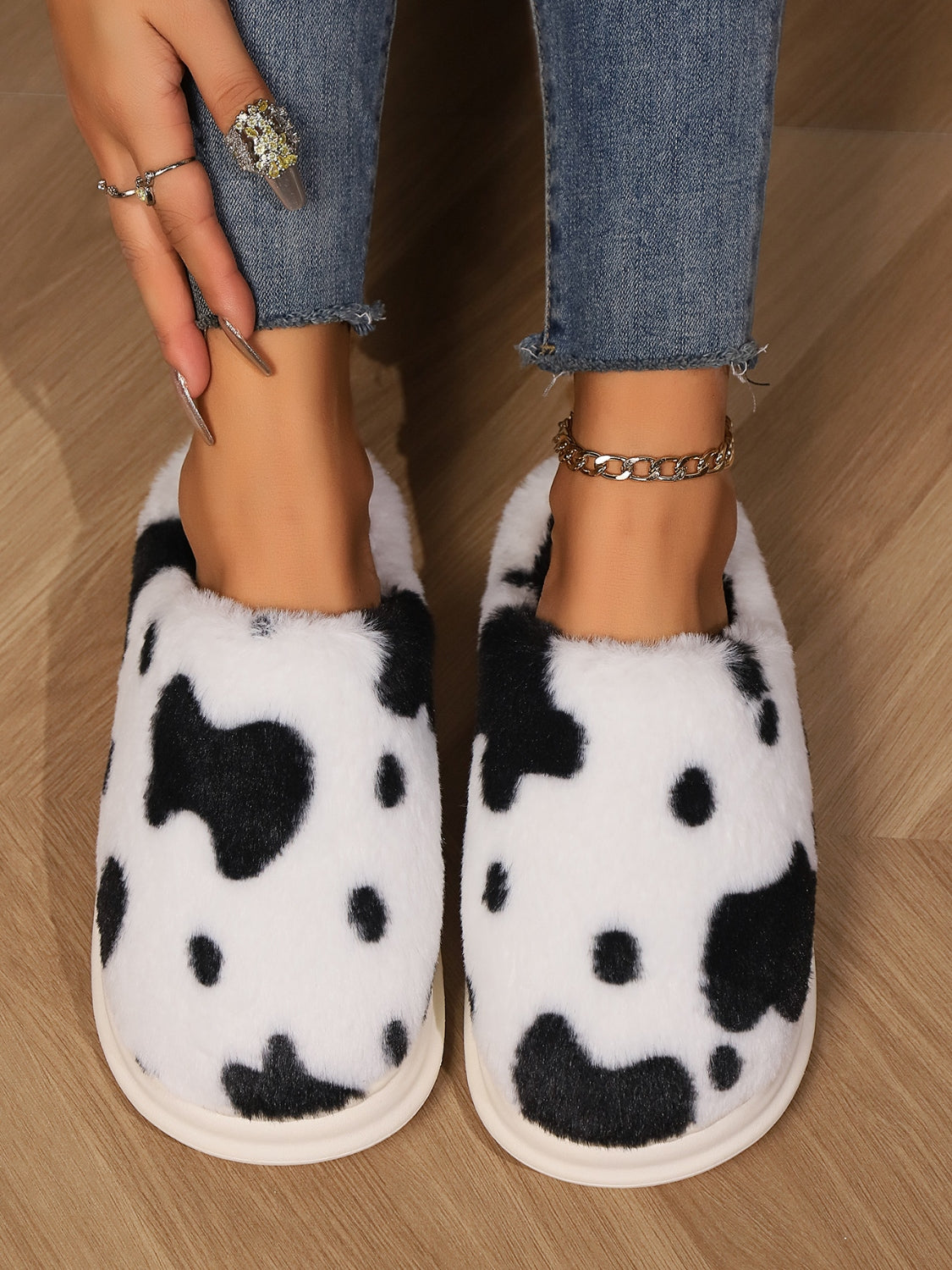 PREORDER: MOO-D FOR COMFY SLIPPERS