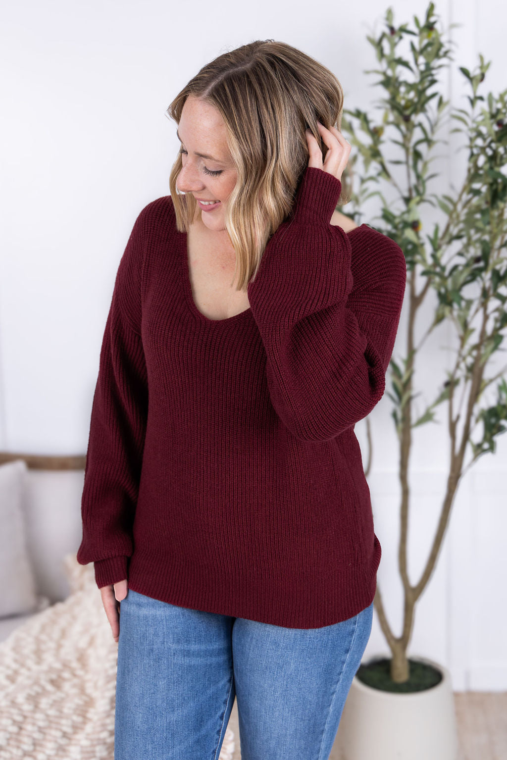 Michelle Mae Bethany Bow Knit Sweater - Burgundy