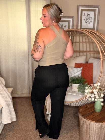 Essential Feeling Straight Leg Lounge Pants in Light in Black