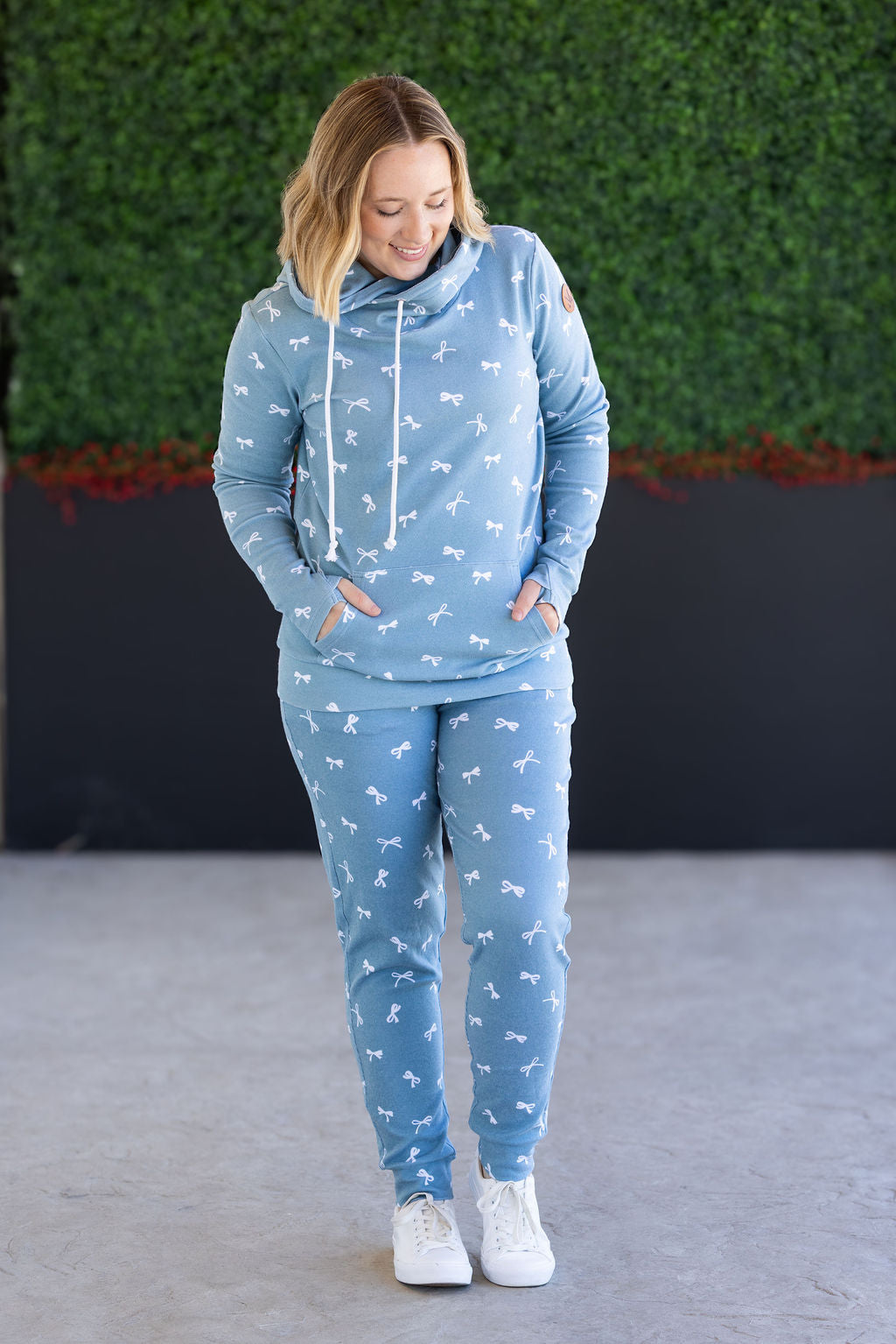 Michelle Mae Classic Joggers - Teal Ribbons