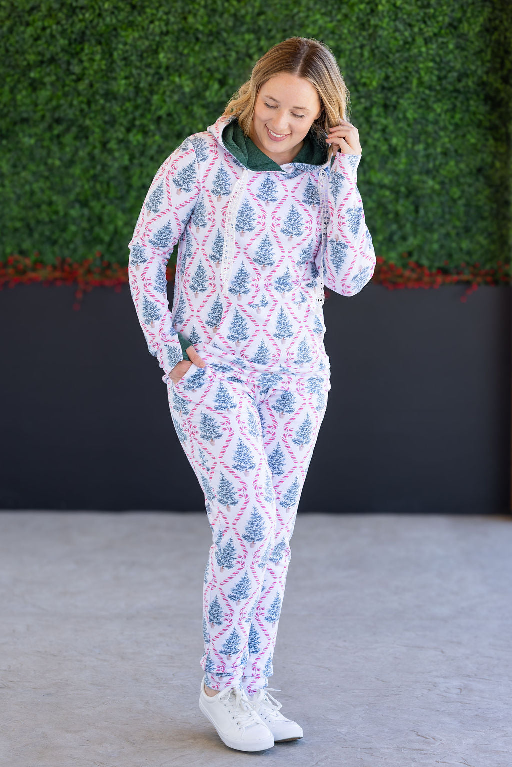 Michelle Mae Classic Joggers - Candy Cane Lane