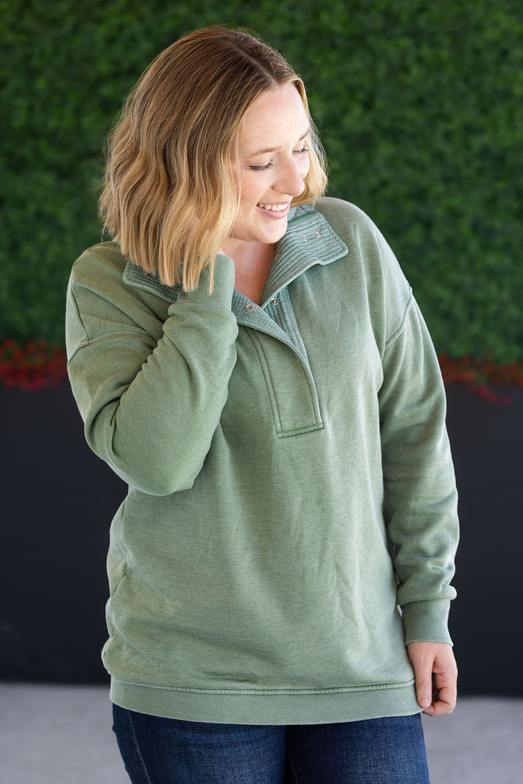Michelle Mae Jesse Vintage Wash Snap Pullover - Olive