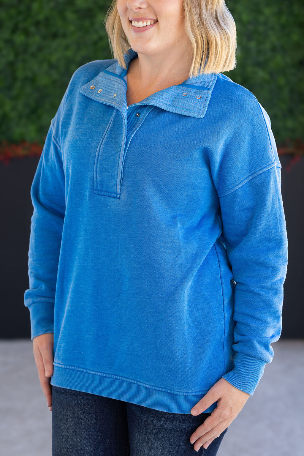 Michelle Mae Jesse Vintage Wash Snap Pullover - Winter Blue