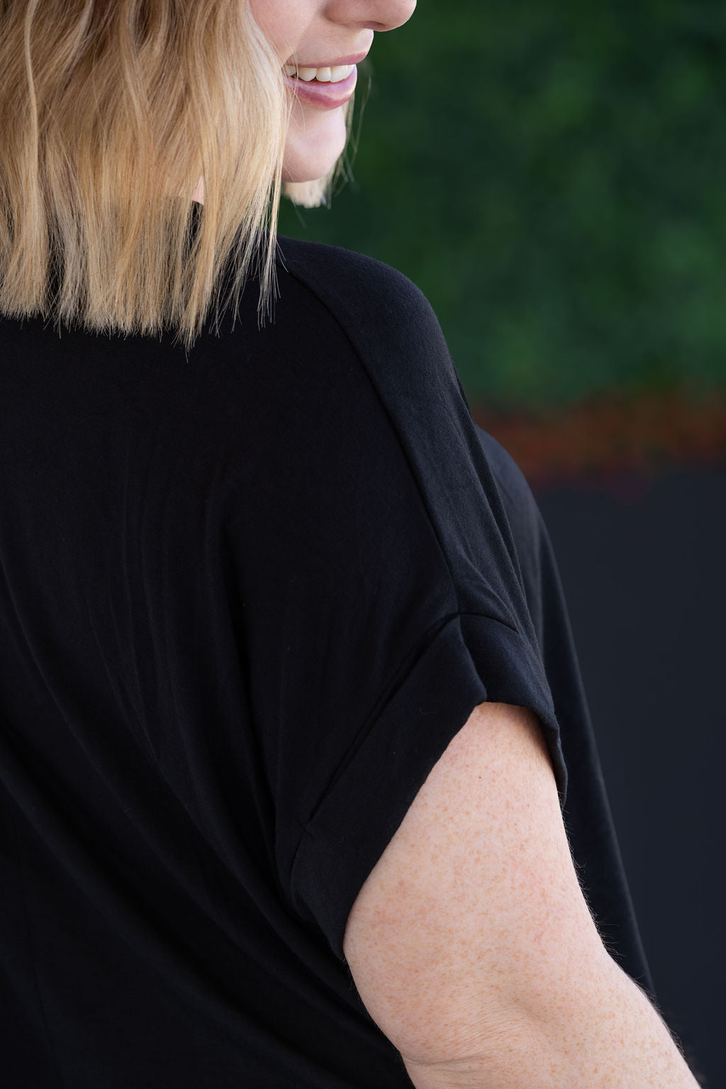 Michelle Mae Sierra Pocket Top - Black