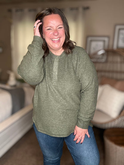 Urban Flux Scooped Hi-Low Long Pullover in Olive