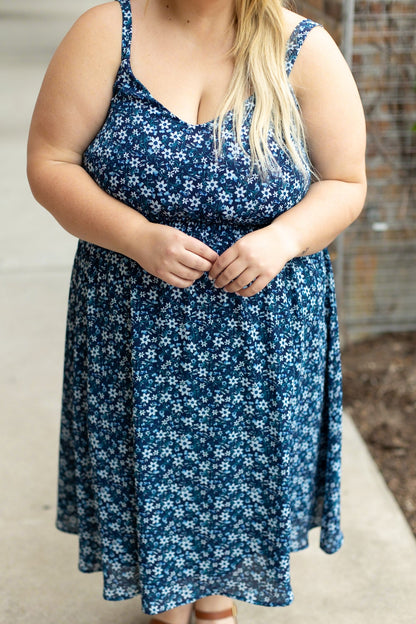 Michelle Mae Cassidy Midi Dress - Blue Floral Mix