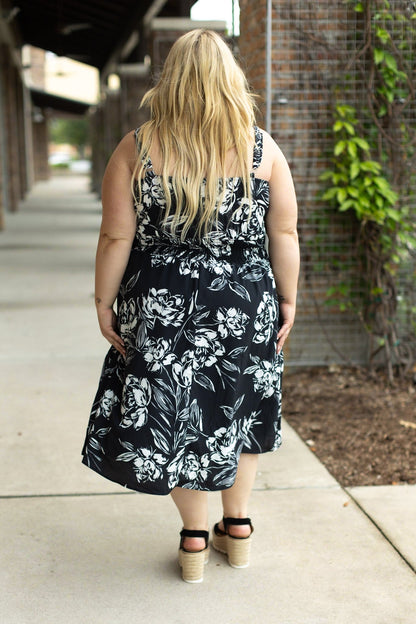 Michelle Mae Cassidy Midi Dress - Black and White Floral