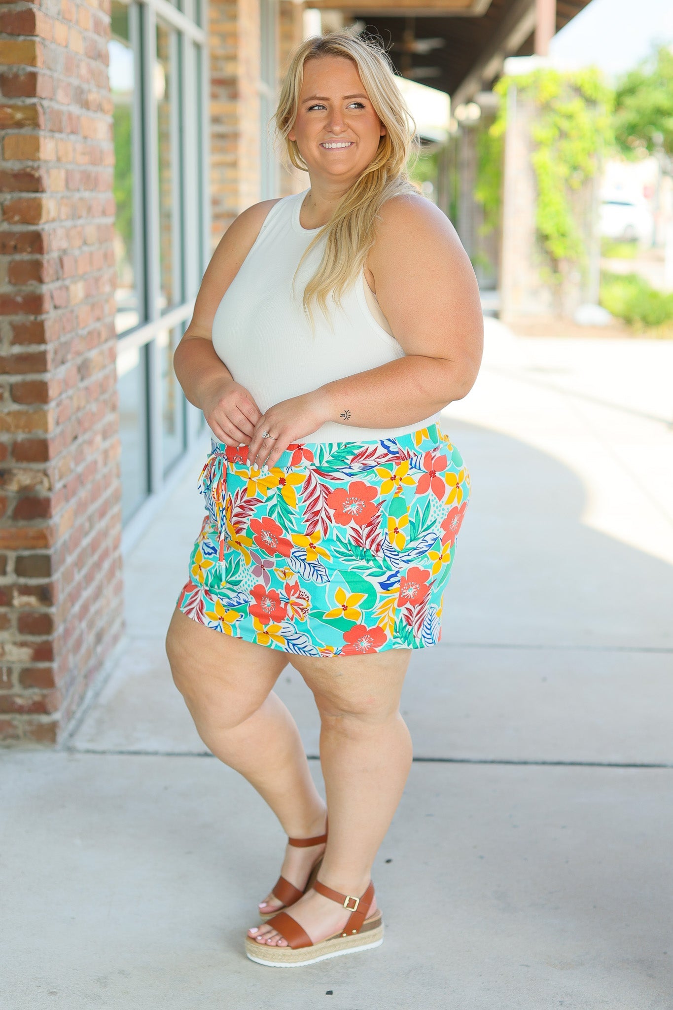 Michelle Mae Sienna Skort - Tropical Floral Mix