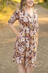 Michelle Mae Taylor Dress - Neutral Vintage Floral