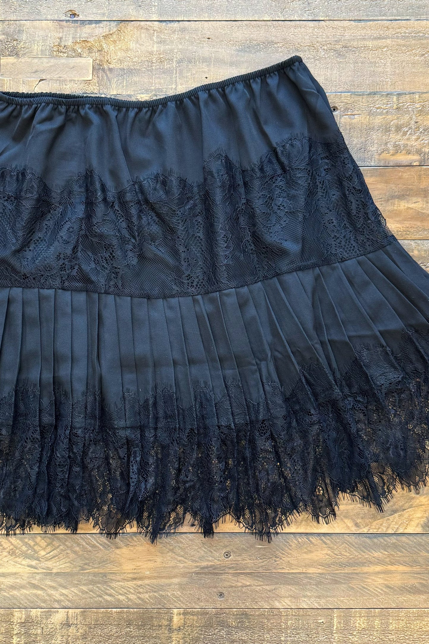 PREORDER- VIVIANE LACE SLIP SKIRT