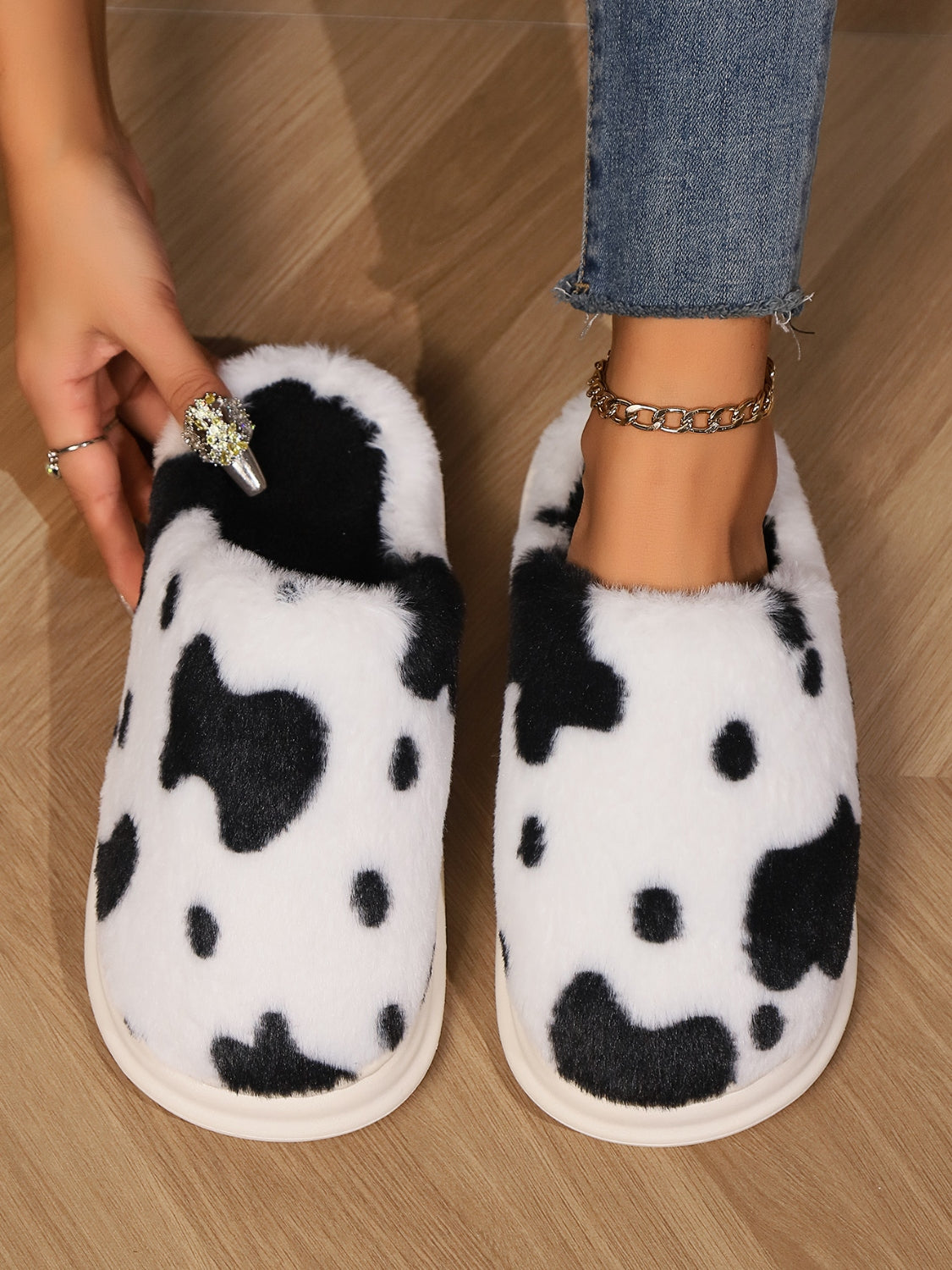 PREORDER: MOO-D FOR COMFY SLIPPERS