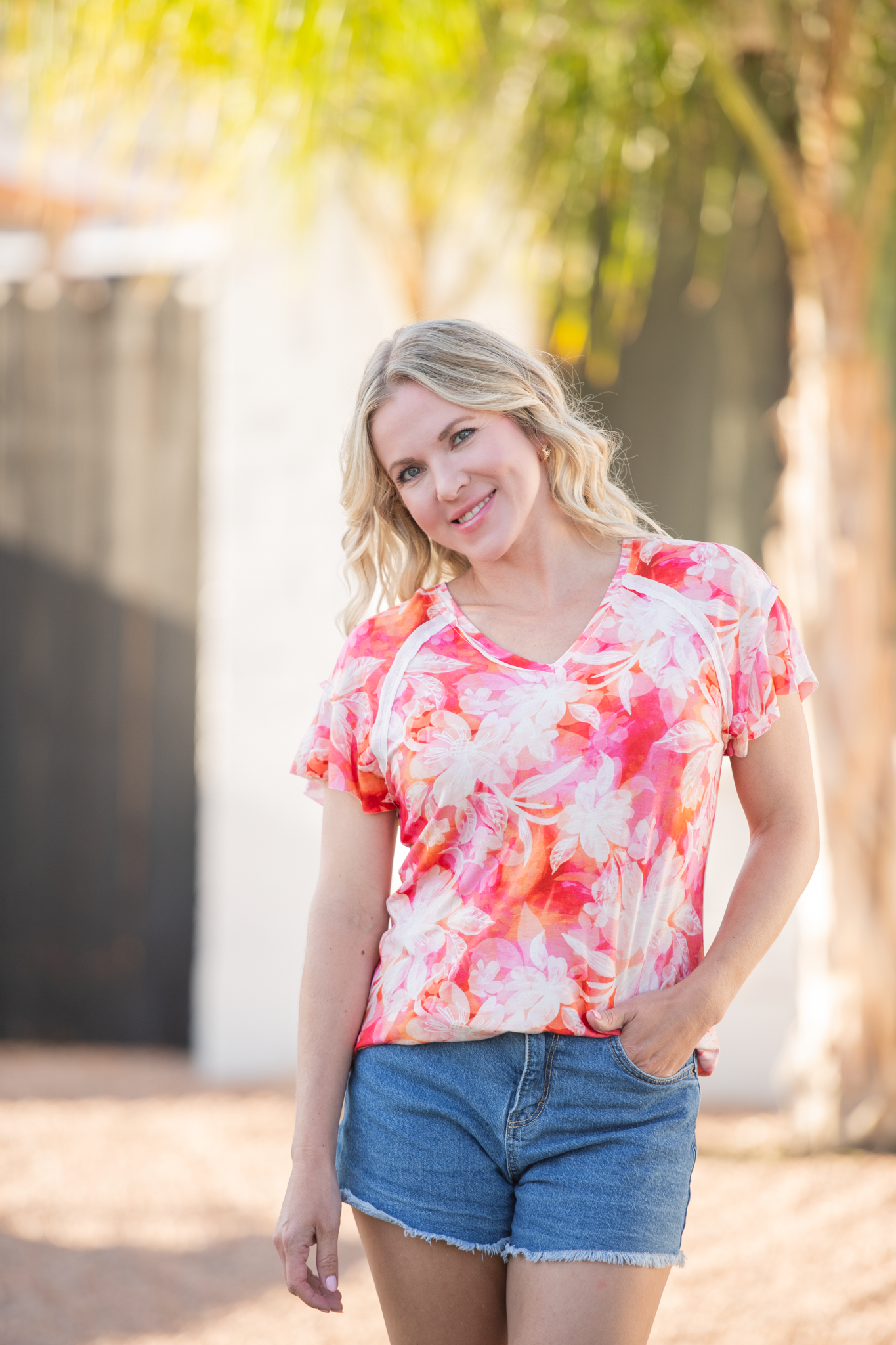 Michelle Mae Raelynn V-Neck Top - Sunset Tropical Floral