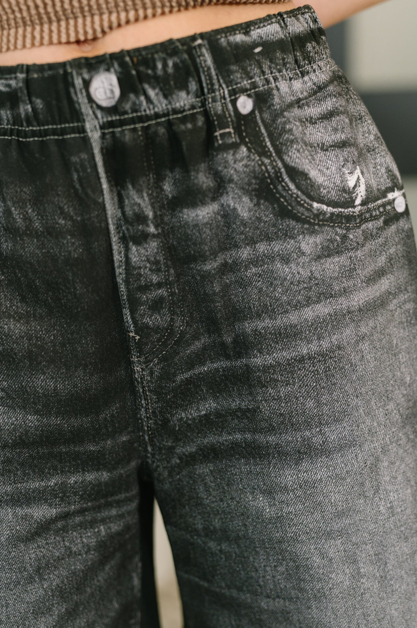 Zenim Printed High Waisted Shorts in Charcoal