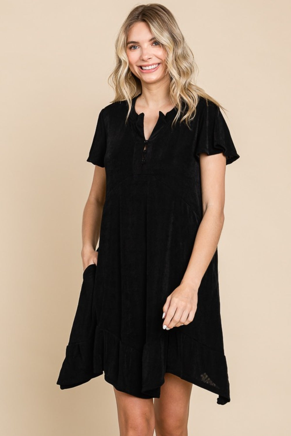 Get Notched Short Sleeve Dress (black)