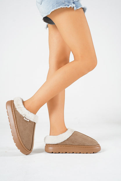 PREORDER: FLUFFY FEET PLATFORM SLIPPERS