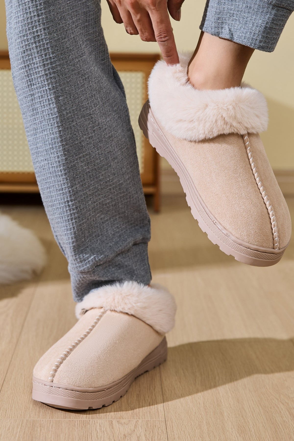 PREORDER: FLUFFY PLATFORM SLIPPERS