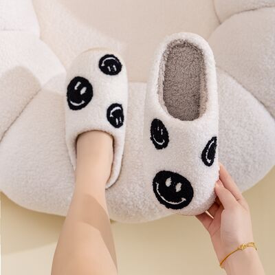 Melody Smiley Face Slippers-black