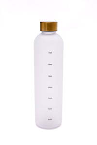Sippin' Pretty 32 oz Translucent Water Bottle in White & Gold **FINAL SALE**