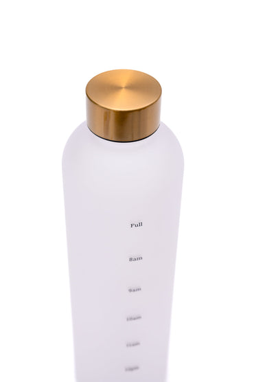 Sippin' Pretty 32 oz Translucent Water Bottle in White & Gold **FINAL SALE**